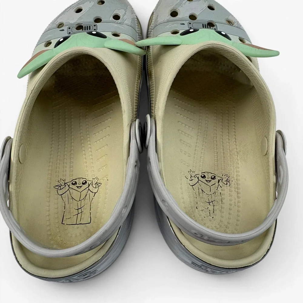 Crocs Star Wars The Mandalorian Grogu Baby Yoda Clogs Tan Grey‎ Mens 9 Womens 11